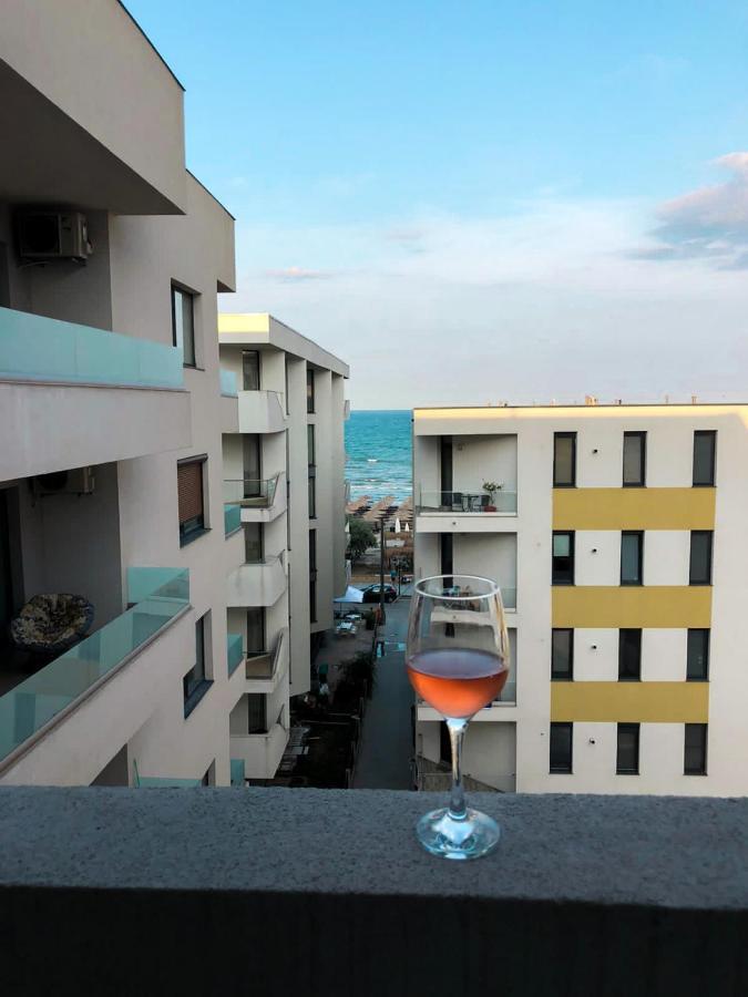 Mlm By The Sea Apartment Năvodari Exterior foto